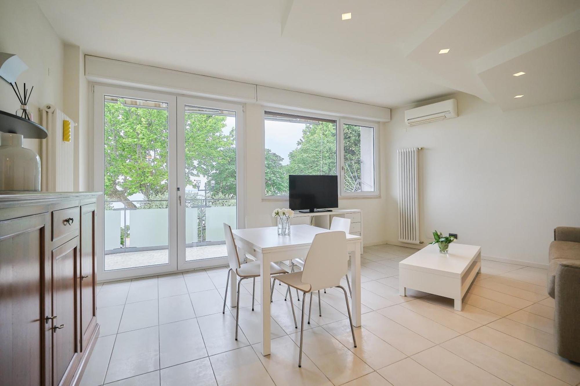 Front Lake Apartment 바르돌리노 외부 사진