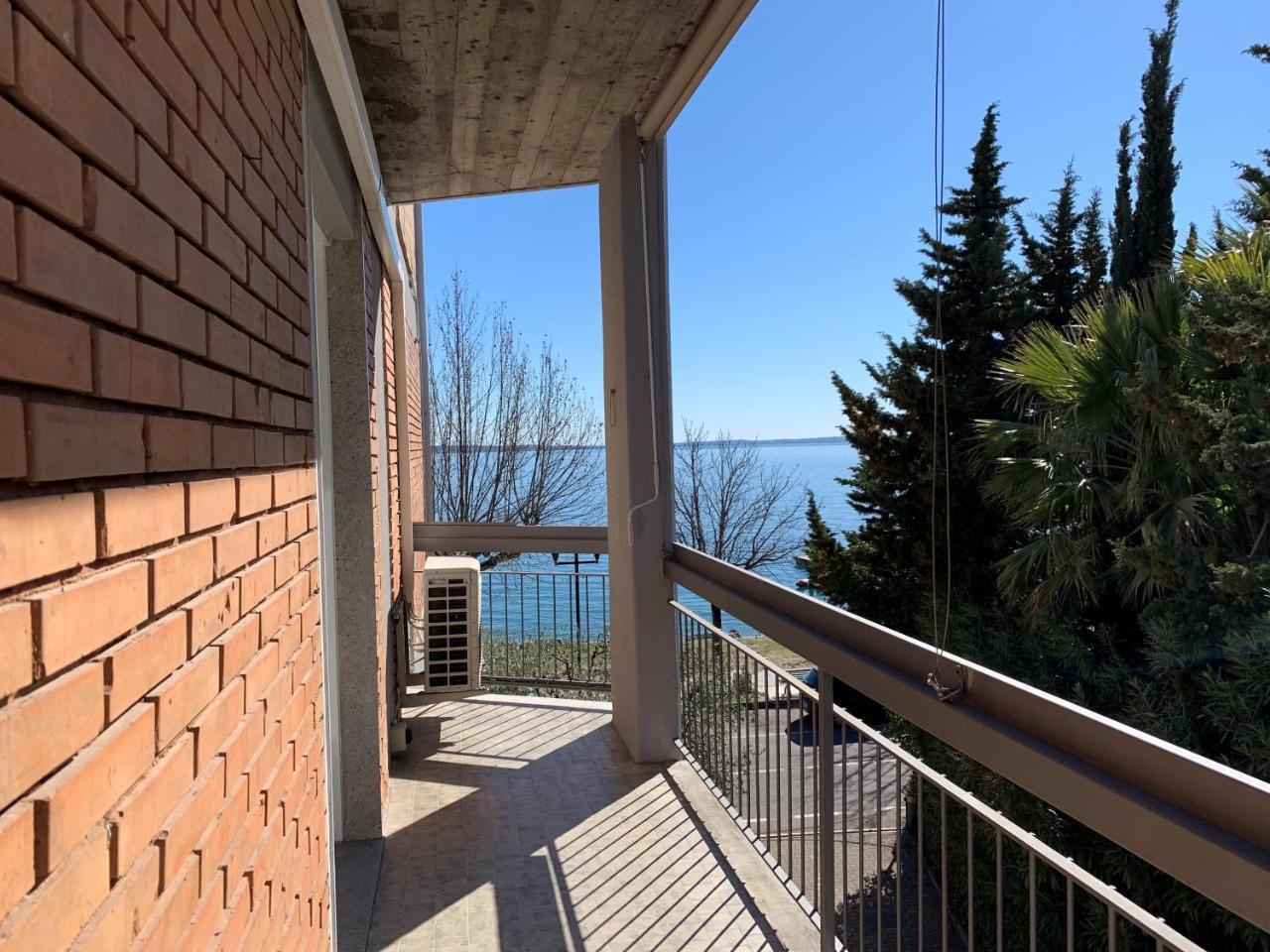 Front Lake Apartment 바르돌리노 외부 사진
